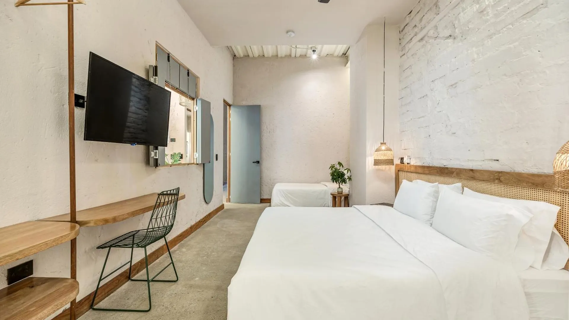 Botanica Casa Hotel Manila By Housy Host Medellin 4*,