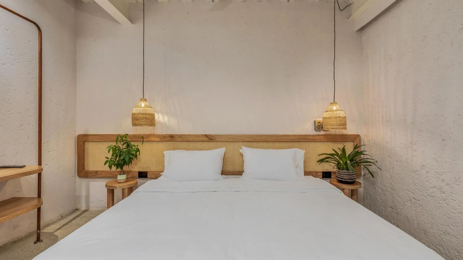 Botanica Casa Hotel Manila By Housy Host Medellin